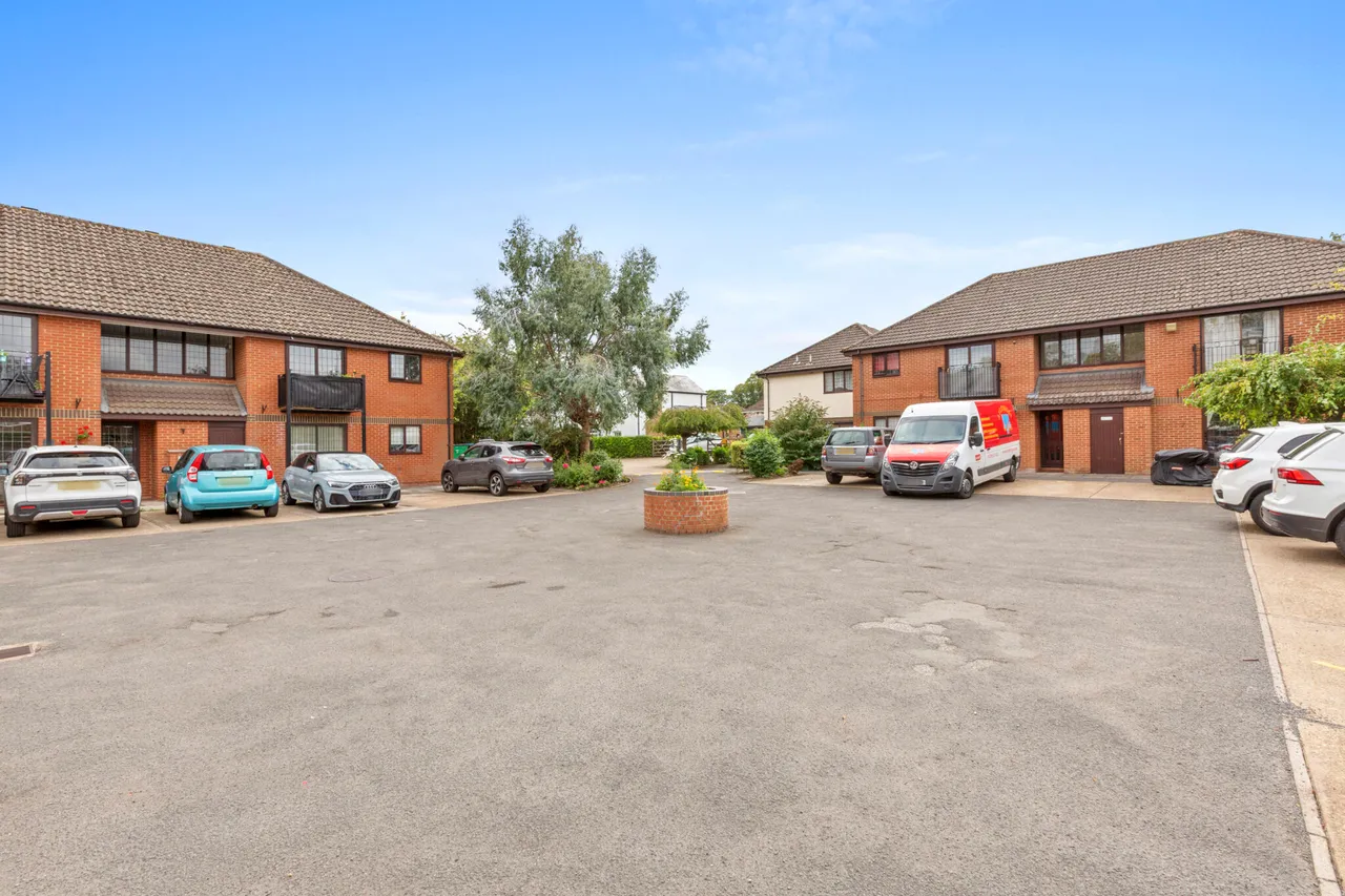 Swan Mews, Wendover, HP22, photo 13