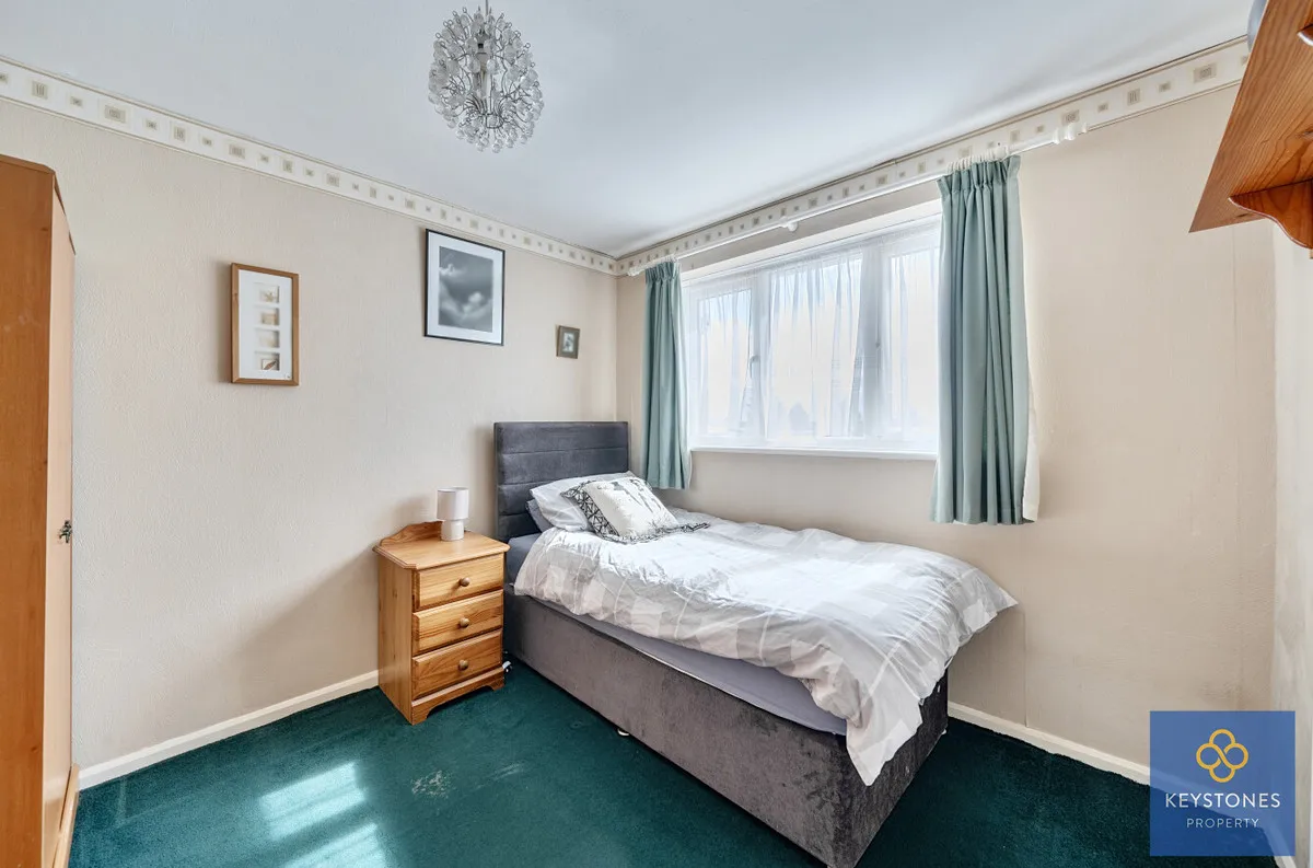 Hale End, Romford, RM3 7ED, photo 14