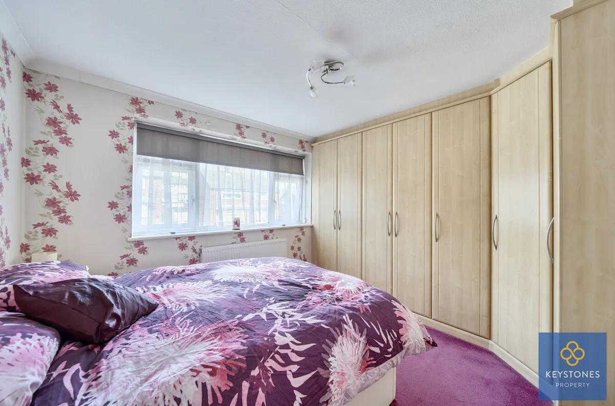 Hale End, Romford, RM3 7ED, photo 13