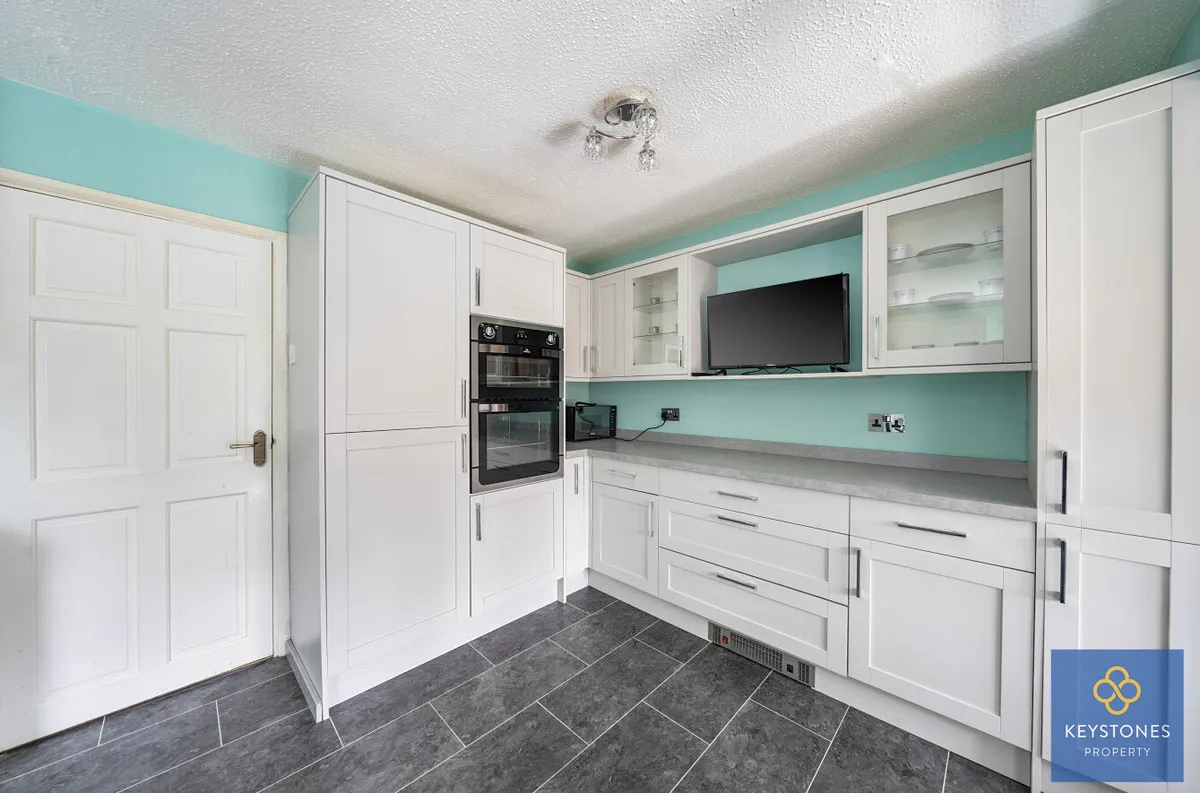 Hale End, Romford, RM3 7ED, photo 7