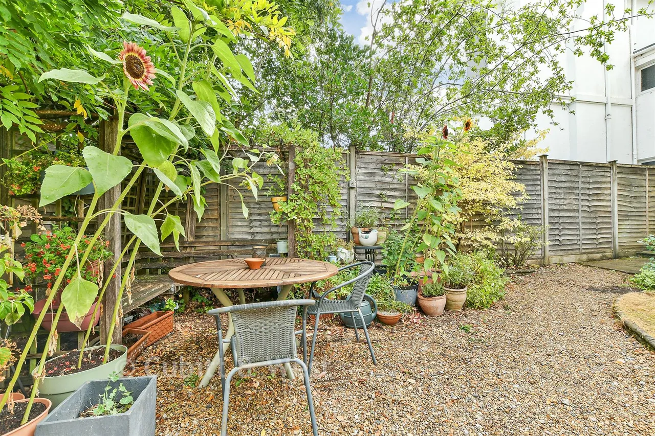 Knoll Road, Dorking, RH4, photo 2