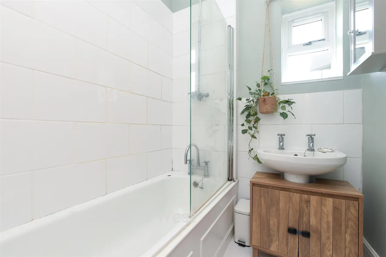 Knoll Road, Dorking, RH4, photo 13