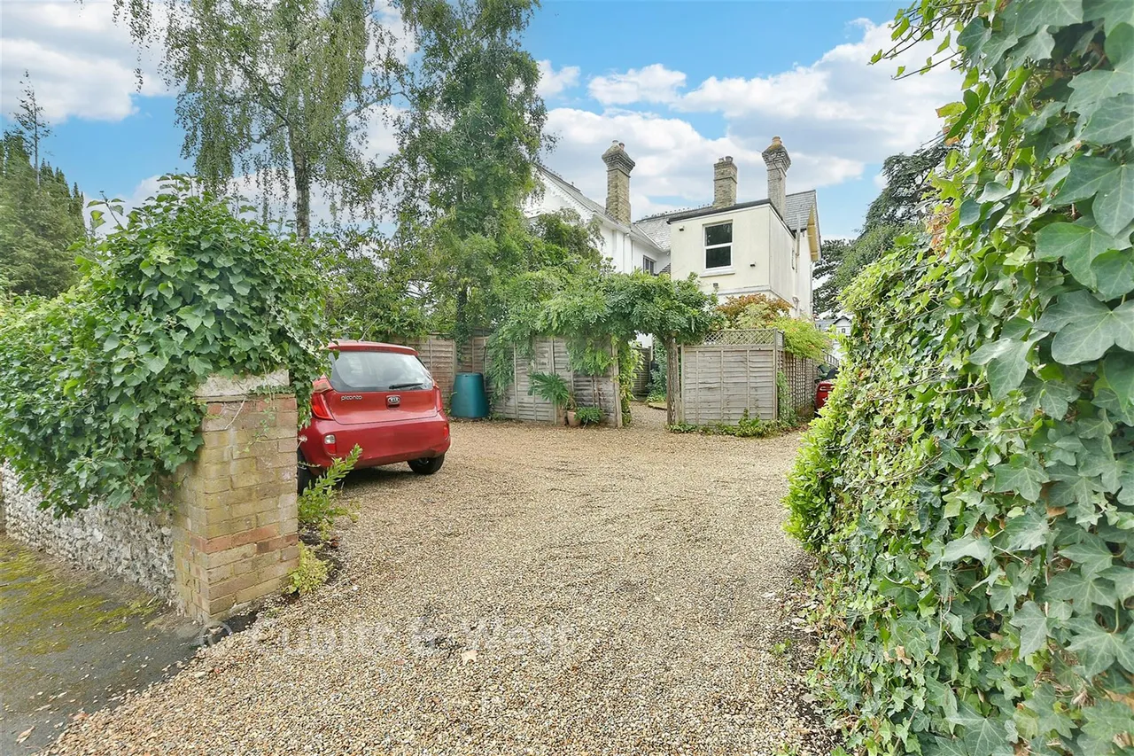 Knoll Road, Dorking, RH4, photo 14