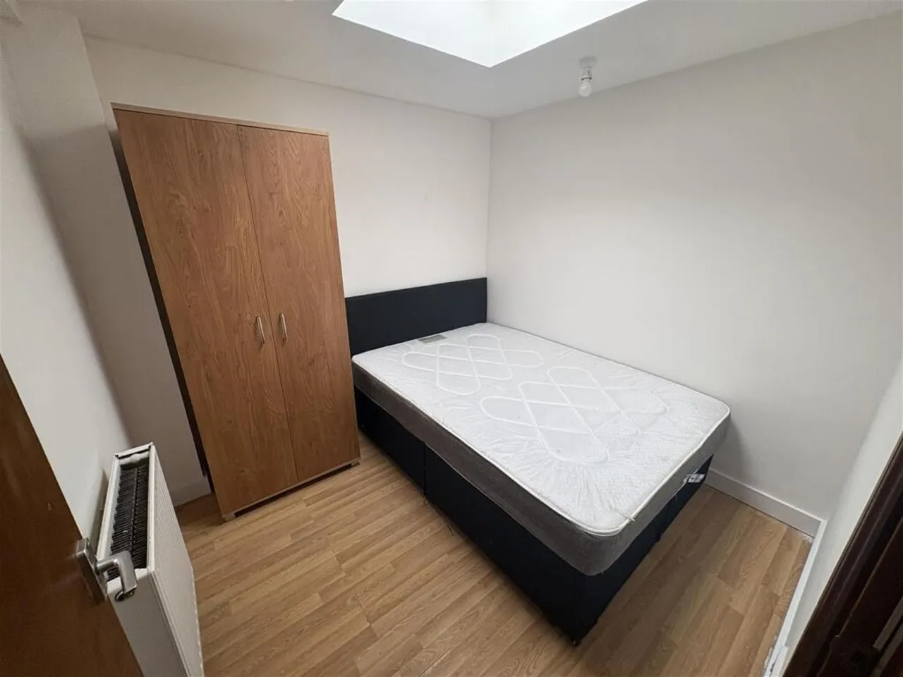Hendon Lane, N3, photo 2