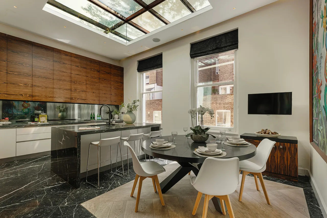 Vicarage Gate, Kensington, London, photo 6