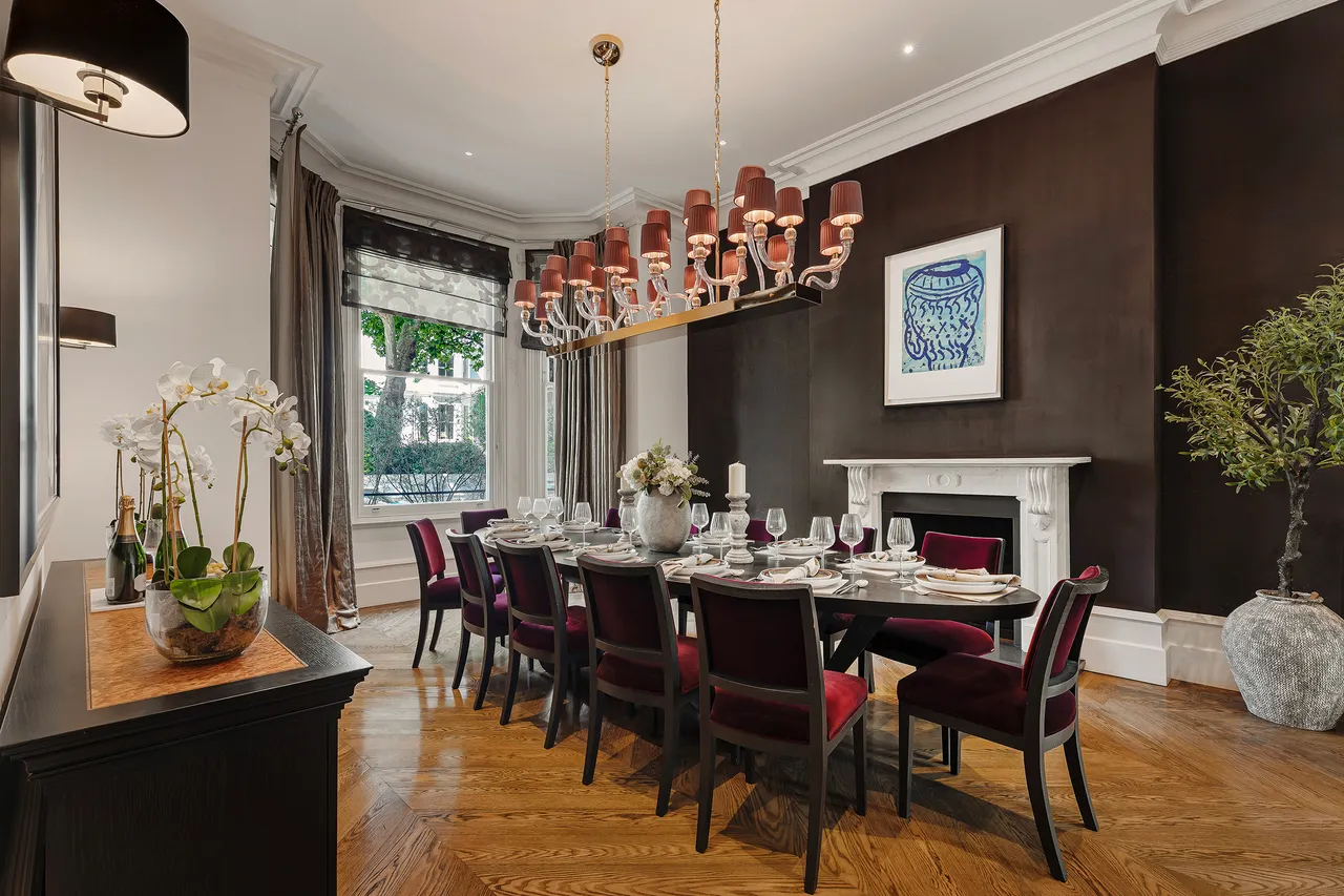 Vicarage Gate, Kensington, London, photo 3