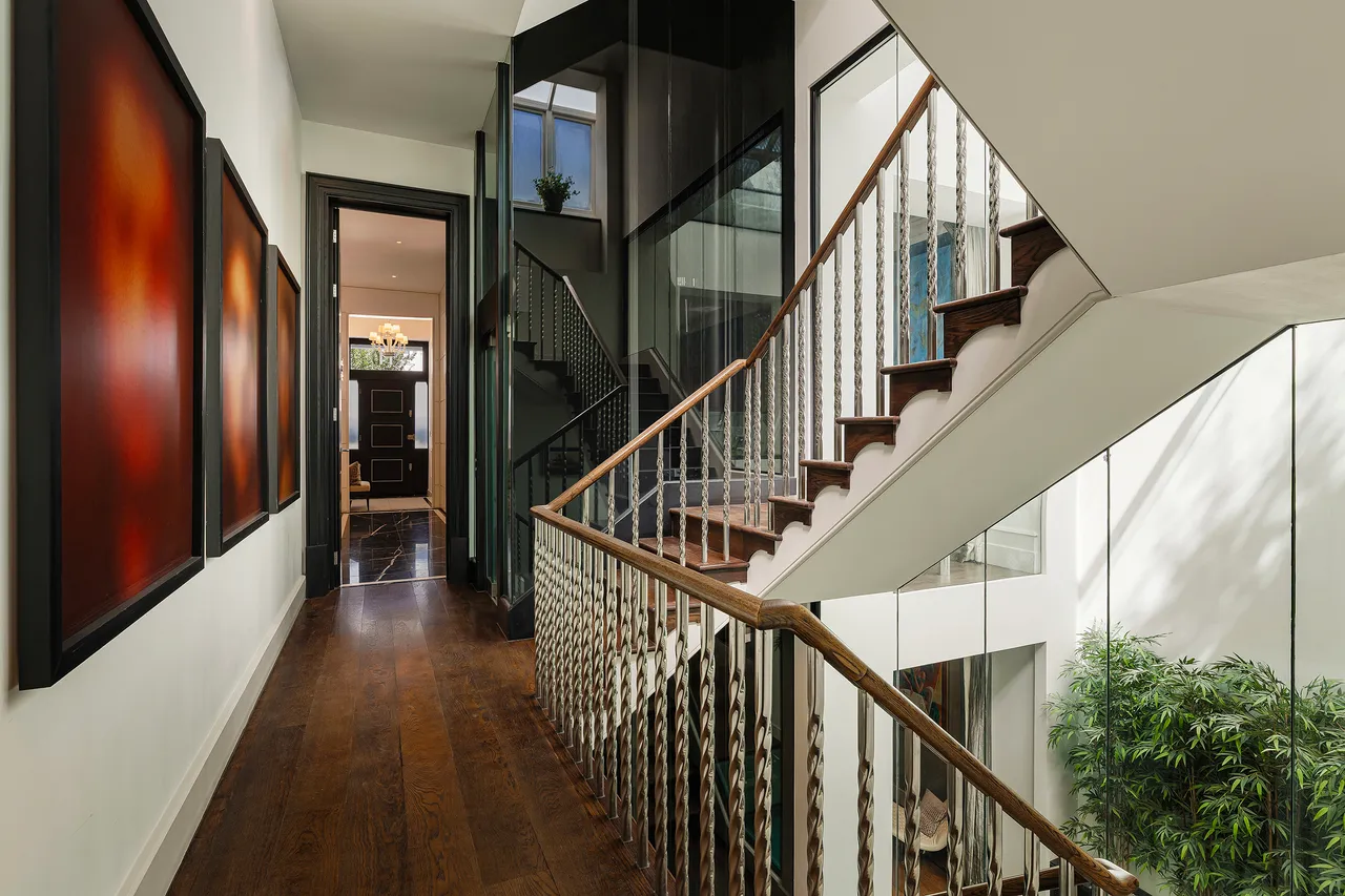 Vicarage Gate, Kensington, London, photo 4