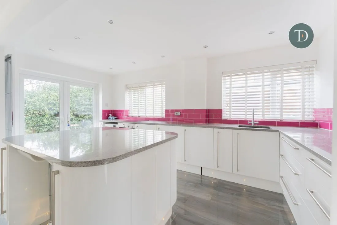 Thomas Close, Whitby, CH65 6TP, photo 9