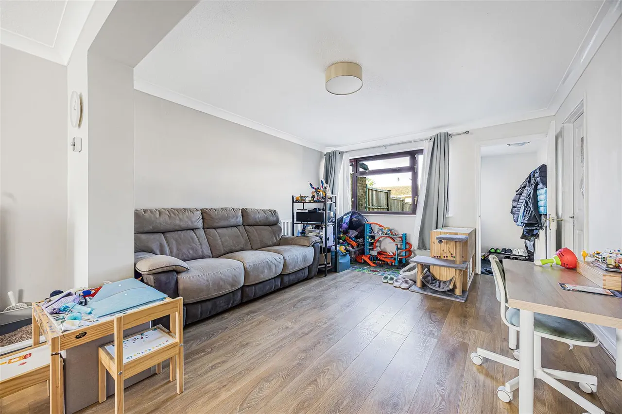 Gayhurst Close, Caversham, RG4, photo 2