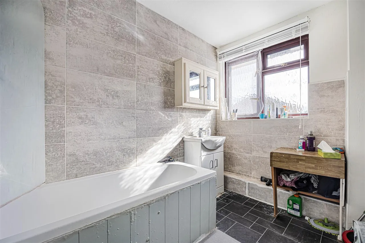 Gayhurst Close, Caversham, RG4, photo 9