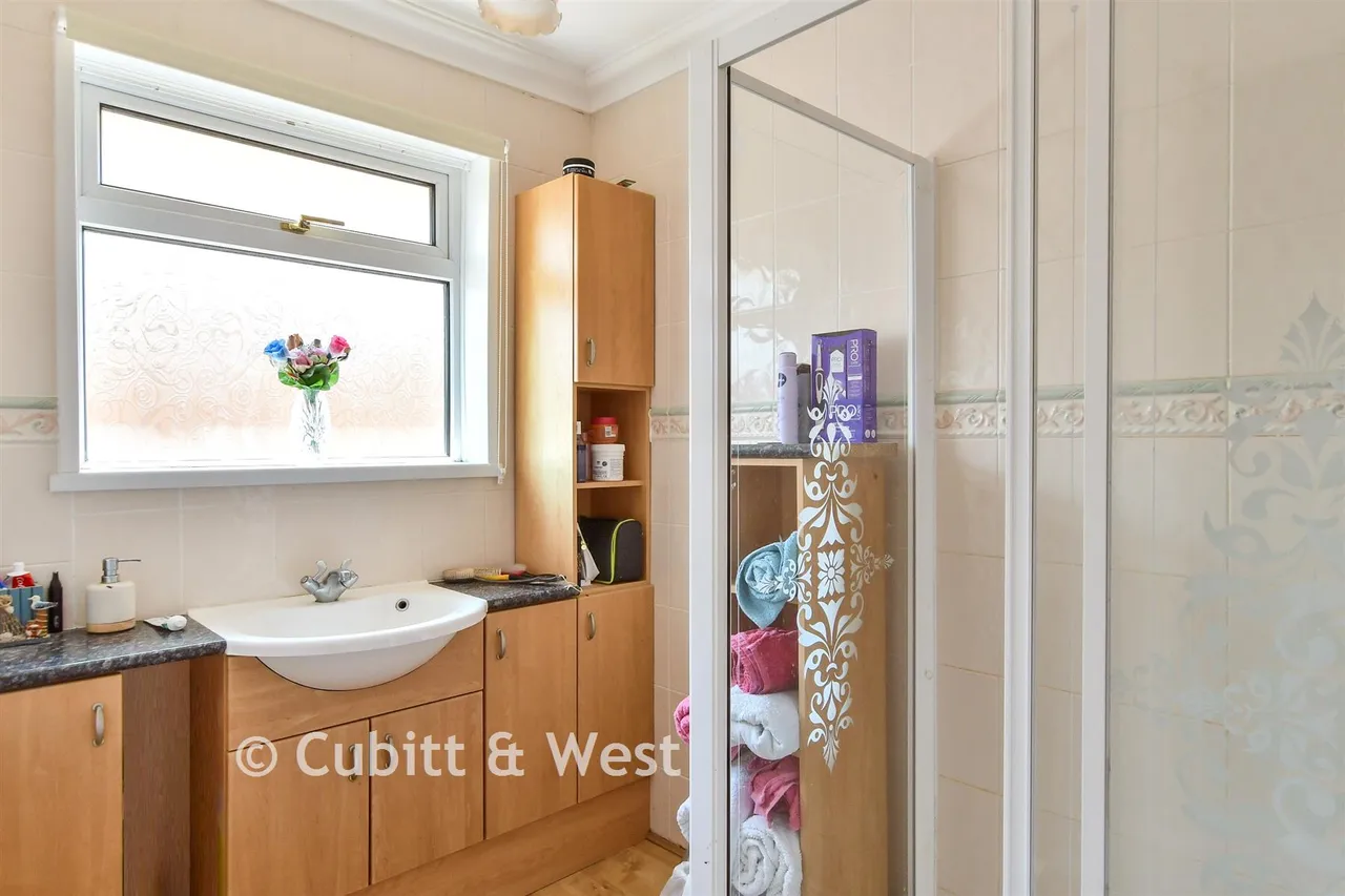 The Crescent, Lancing, BN15, photo 7