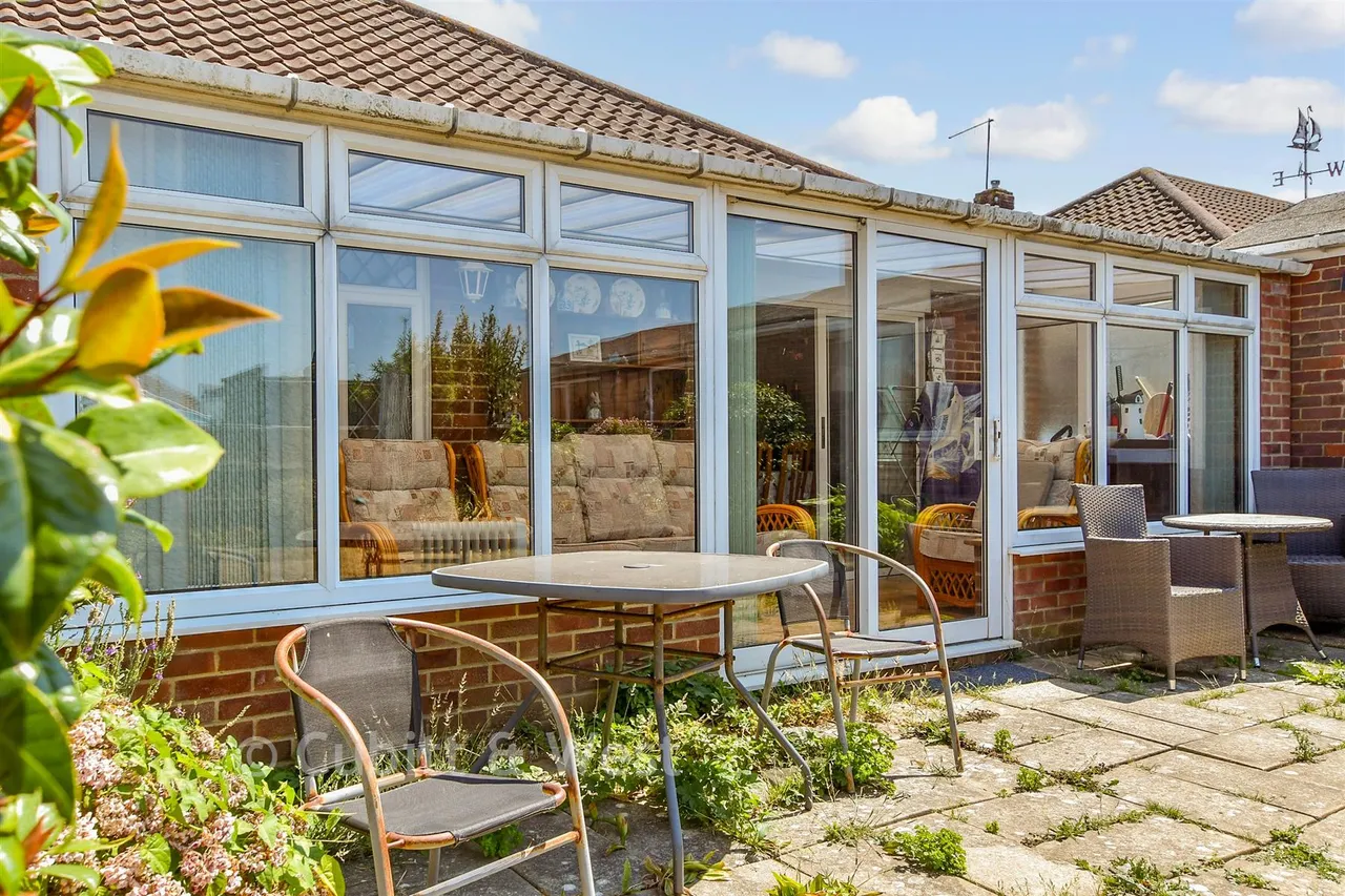 The Crescent, Lancing, BN15, photo 10