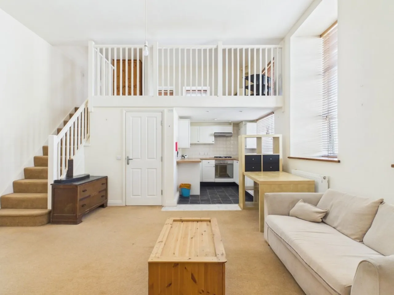 Hollywood Terrace, Wyndham Street West, photo 4