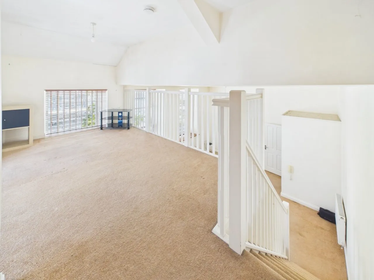 Hollywood Terrace, Wyndham Street West, photo 11