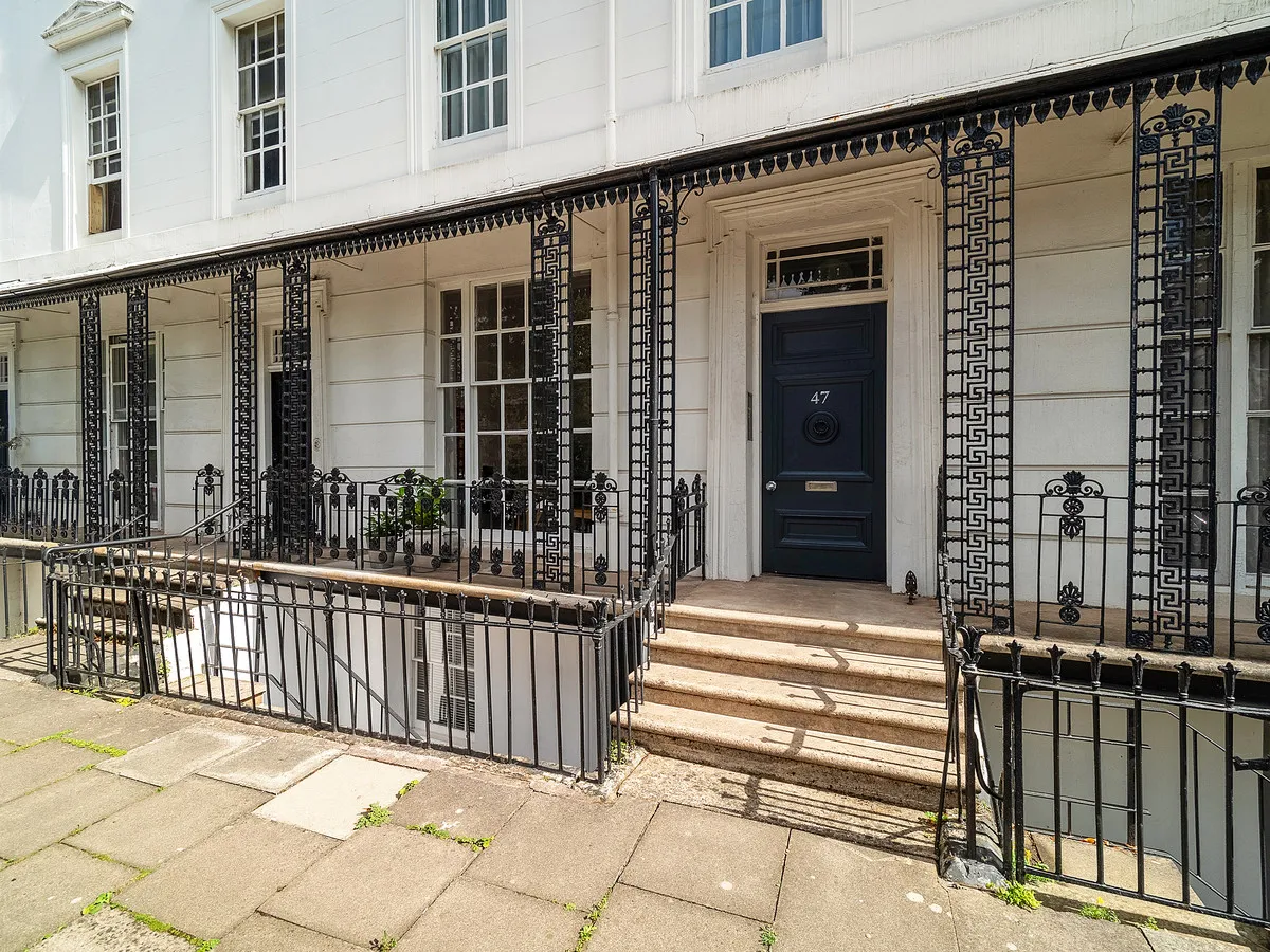 2 bed flat for sale, Lansdowne Crescent, Leamington Spa, CV32