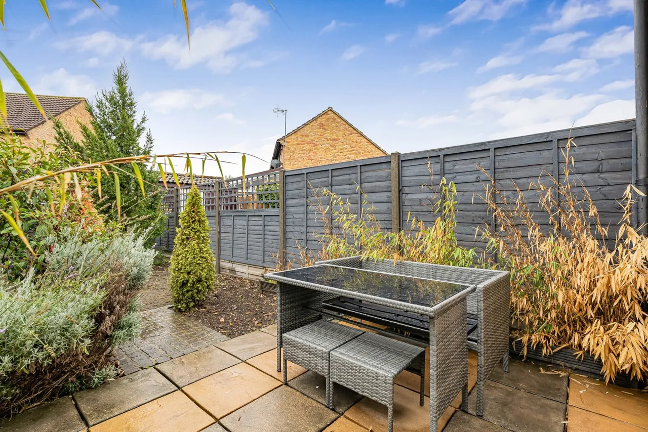 Alexander Road, Egham, TW20, photo 17