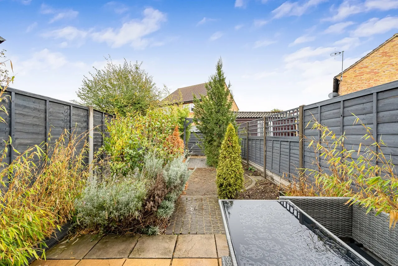 Alexander Road, Egham, TW20, photo 5