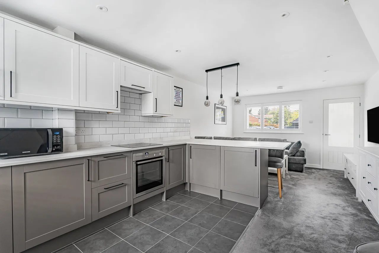 Alexander Road, Egham, TW20, photo 9