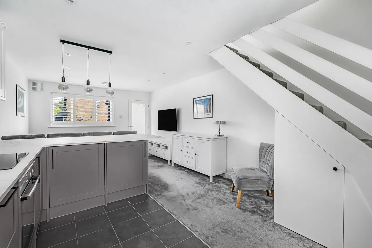Alexander Road, Egham, TW20, photo 10
