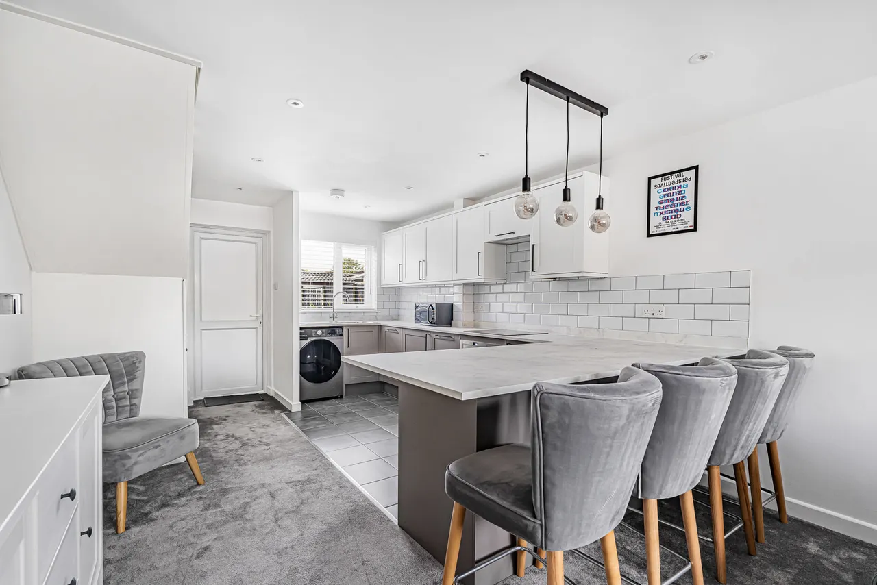 Alexander Road, Egham, TW20, photo 8