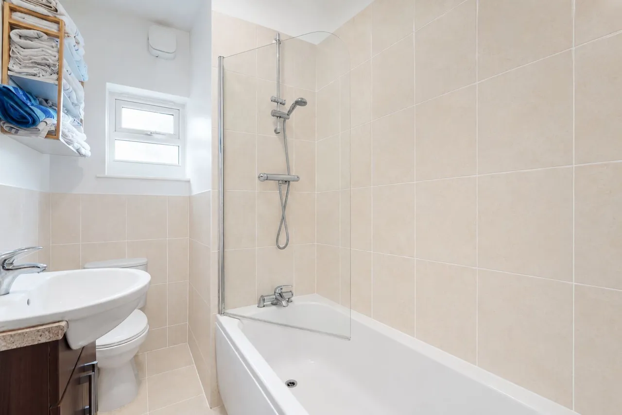 Gladstone Road, Surbiton, KT6, photo 11