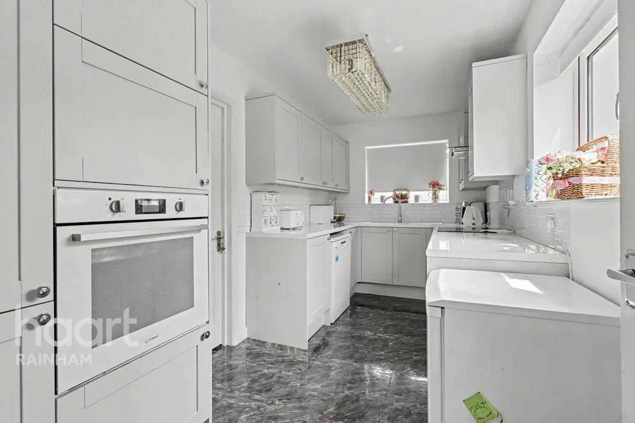 Durrants Close, Rainham, RM13, photo 6