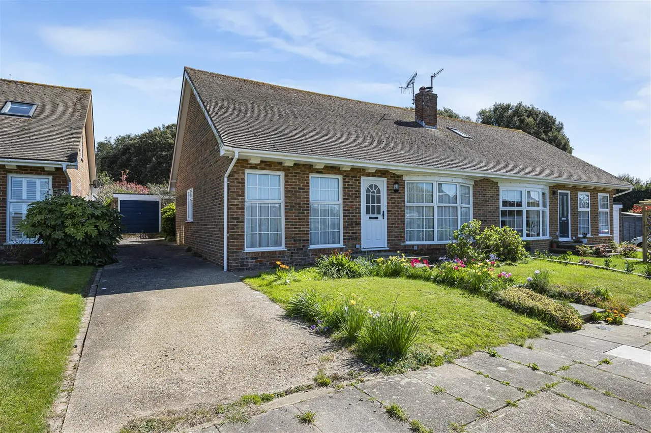2 bed house for sale, Steyning Close, Seaford