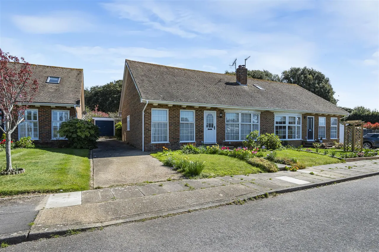 Steyning Close, Seaford, photo 21