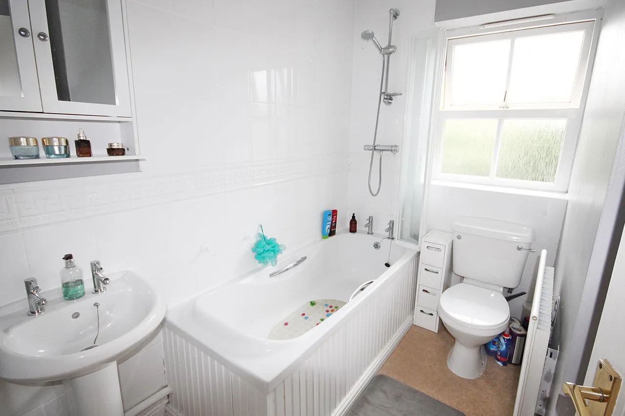 Elmsett Close, Great Sankey, Warrington, Warrington, WA5 3RX, photo 6
