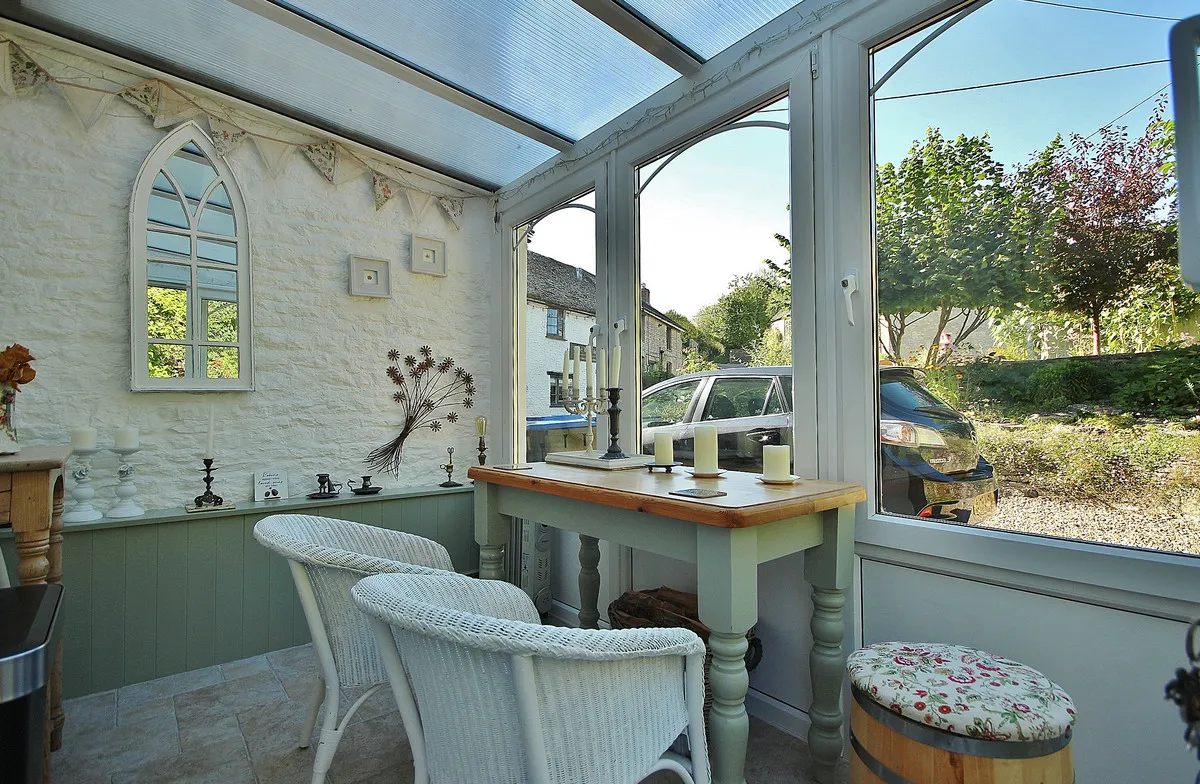 Leafield Road, Crawley, photo 10