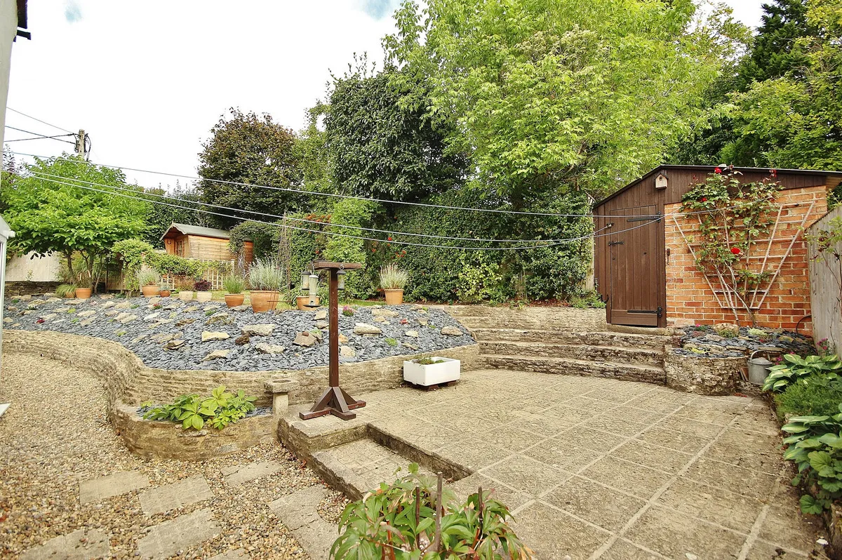 Leafield Road, Crawley, photo 7