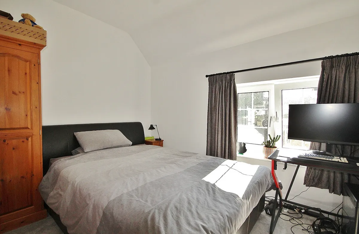Leafield Road, Crawley, photo 14