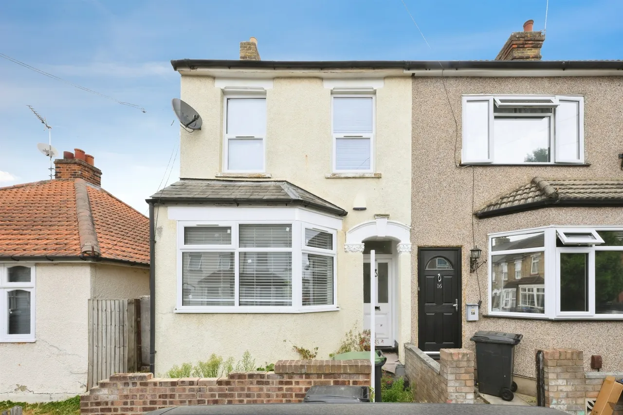 3 bed house for sale, Ruskin Avenue, Waltham Abbey, EN9