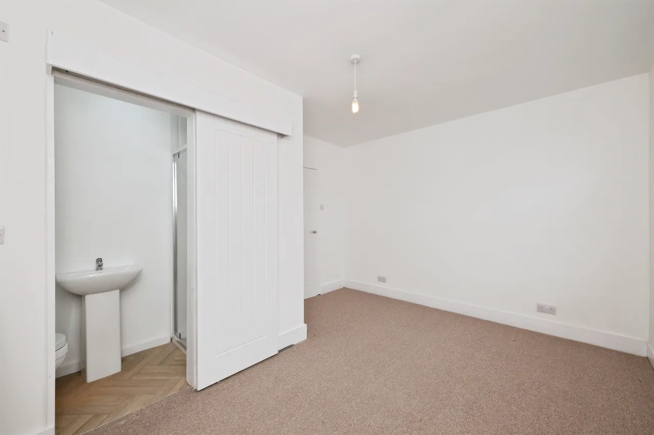 Ruskin Avenue, Waltham Abbey, EN9, photo 15