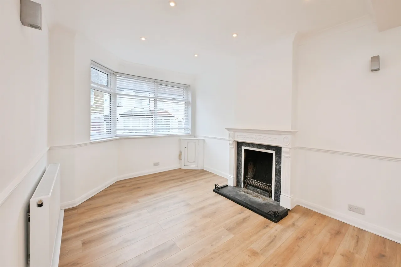 Ruskin Avenue, Waltham Abbey, EN9, photo 3