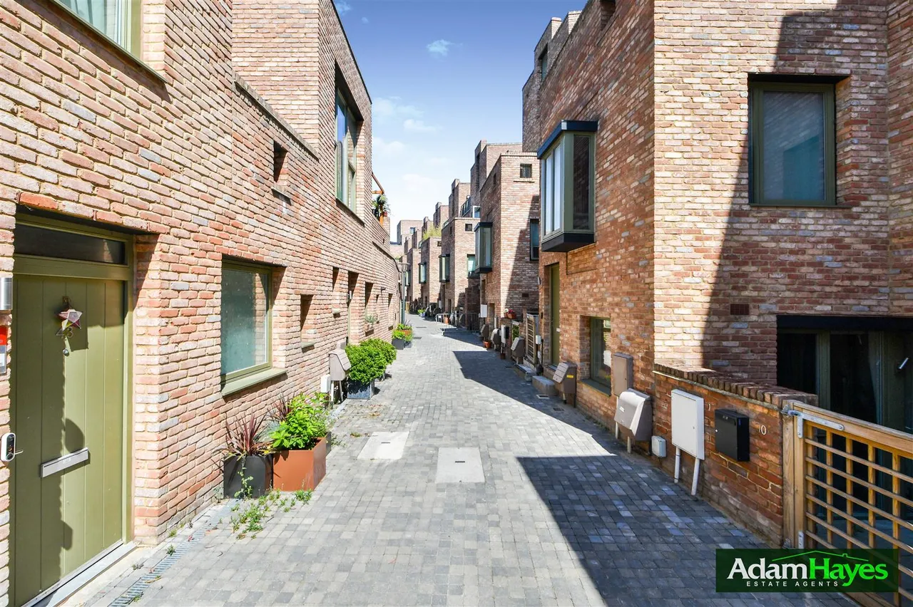 Edgewood Mews, Finchley, N3, photo 10