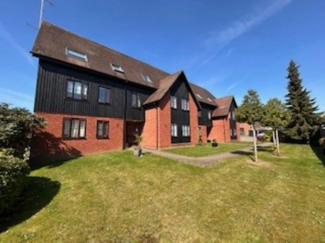 2 bed flat for sale, Mount Road, Wheathampstead, AL4