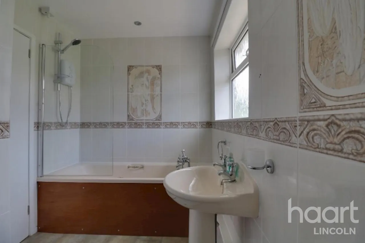 Greetwell Place, LN2, photo 14