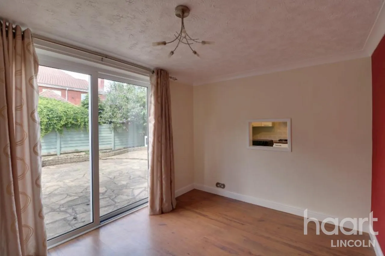 Greetwell Place, LN2, photo 6