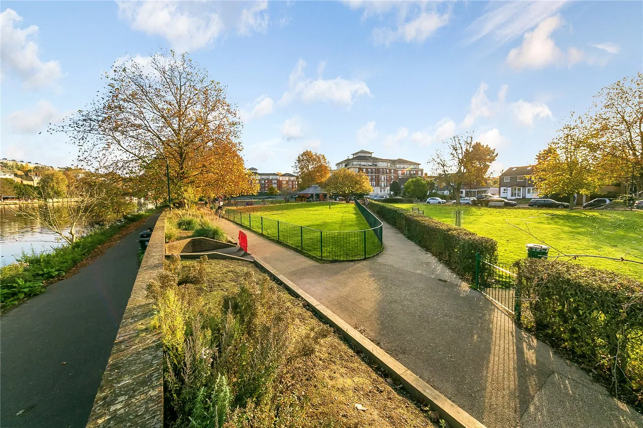 Clevedon Road, TW1, photo 18