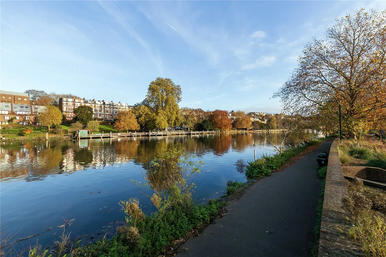 Clevedon Road, TW1, photo 9
