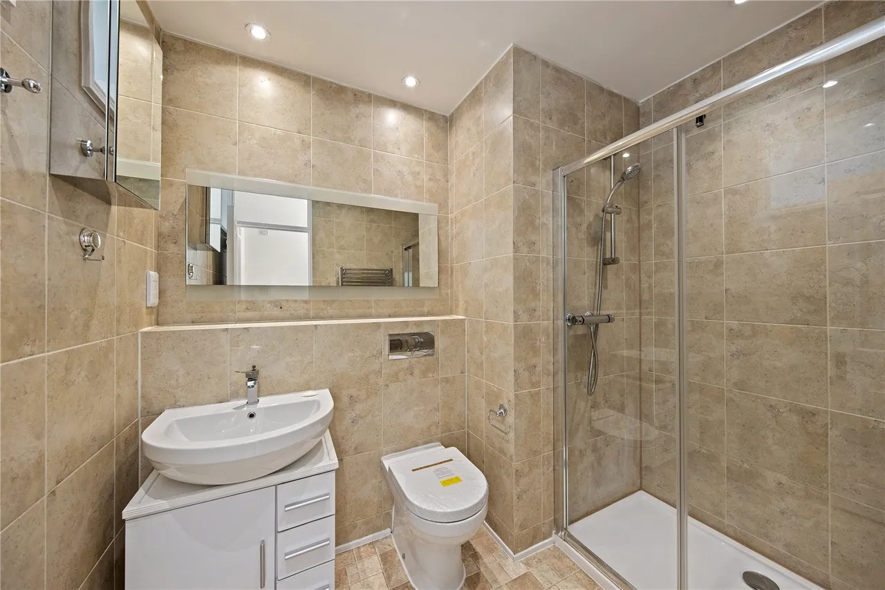 Clevedon Road, TW1, photo 15
