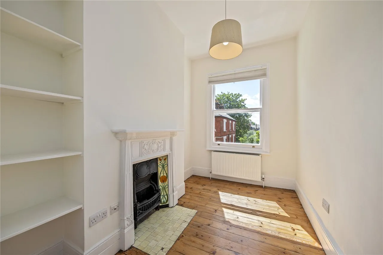 Clevedon Road, TW1, photo 16
