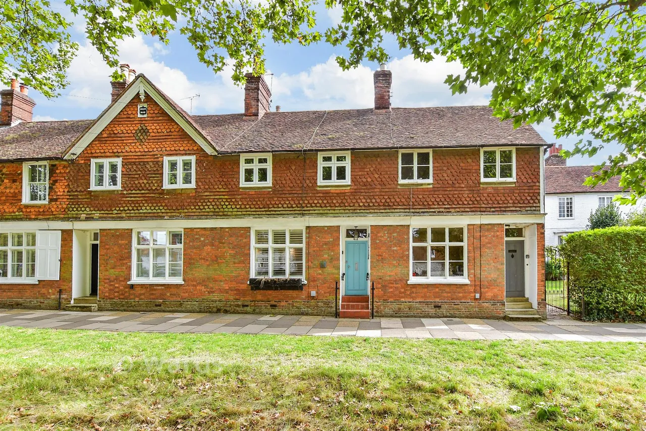 3 bed house for sale, High Street, Tenterden, TN30