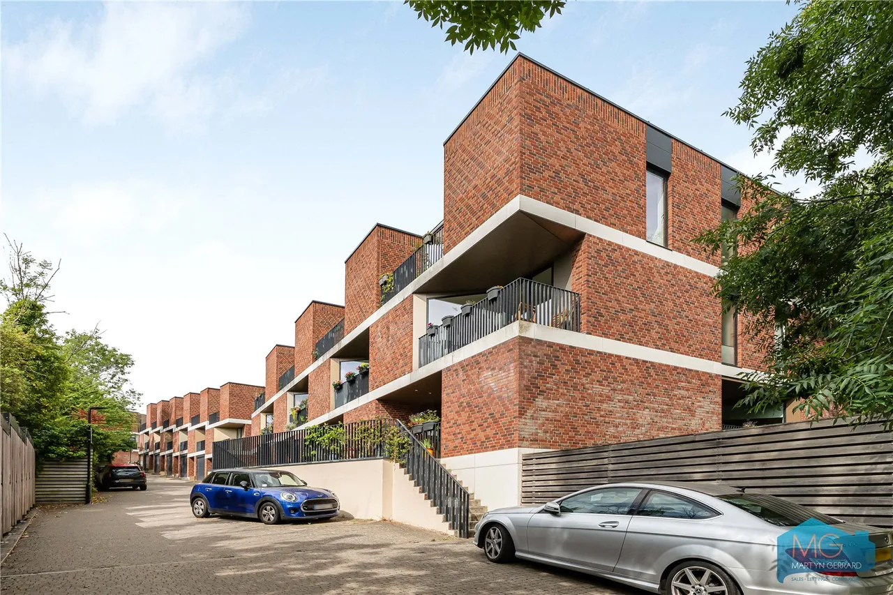 Pinnacle Close, London, N10, photo 16