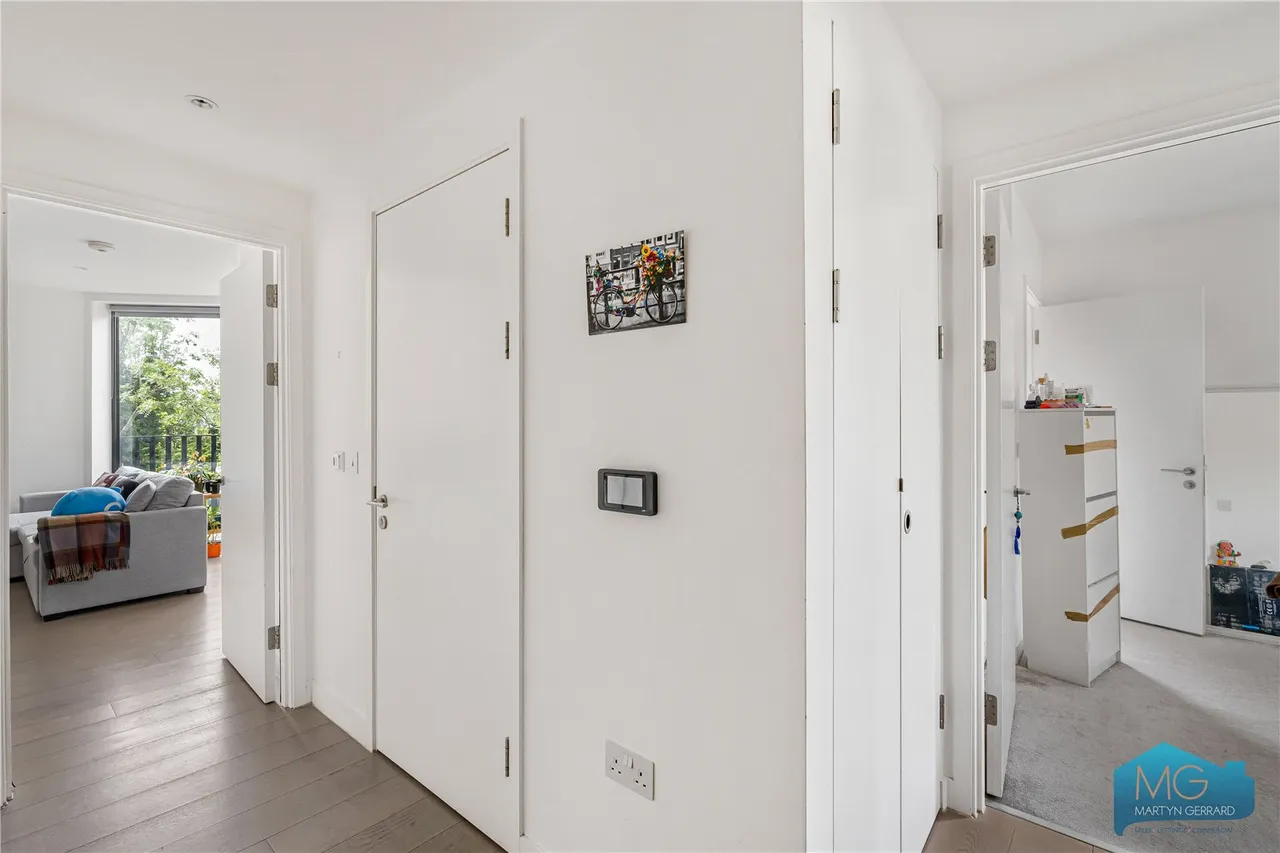 Pinnacle Close, London, N10, photo 15