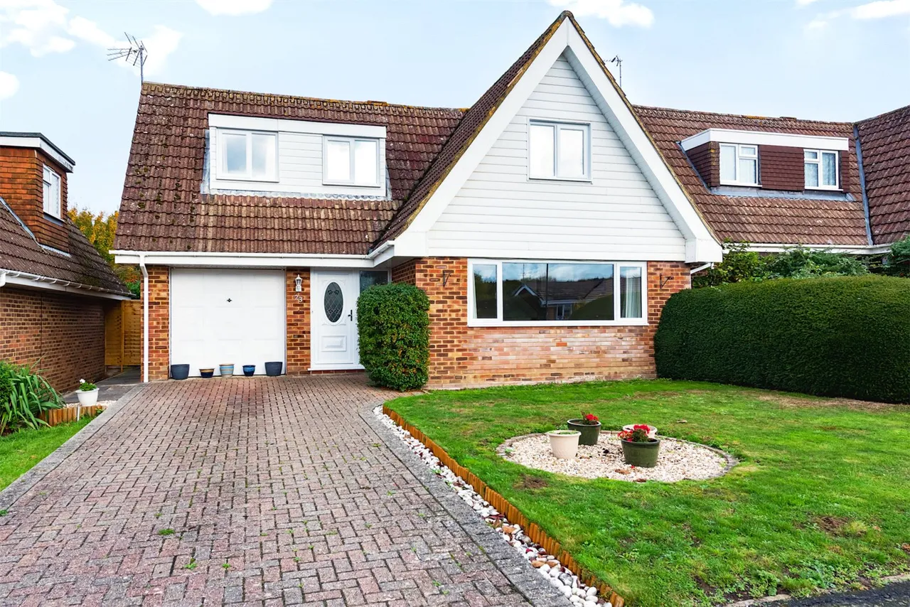 Old Cross Tree Way, Ash Green, Guildford, Surrey, GU12 6HT, photo 15