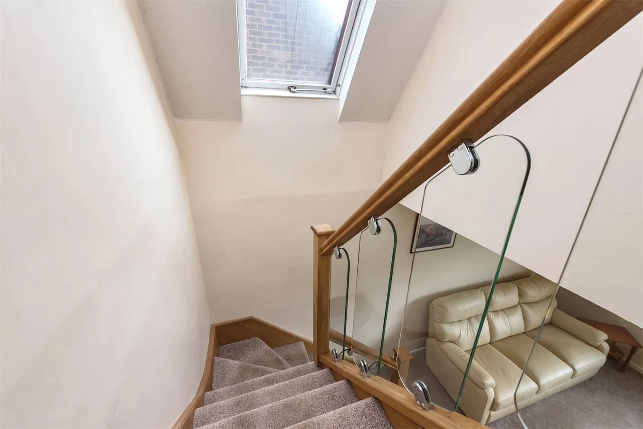Old Cross Tree Way, Ash Green, Guildford, Surrey, GU12 6HT, photo 11