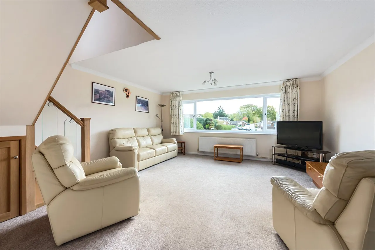 Old Cross Tree Way, Ash Green, Guildford, Surrey, GU12 6HT, photo 13