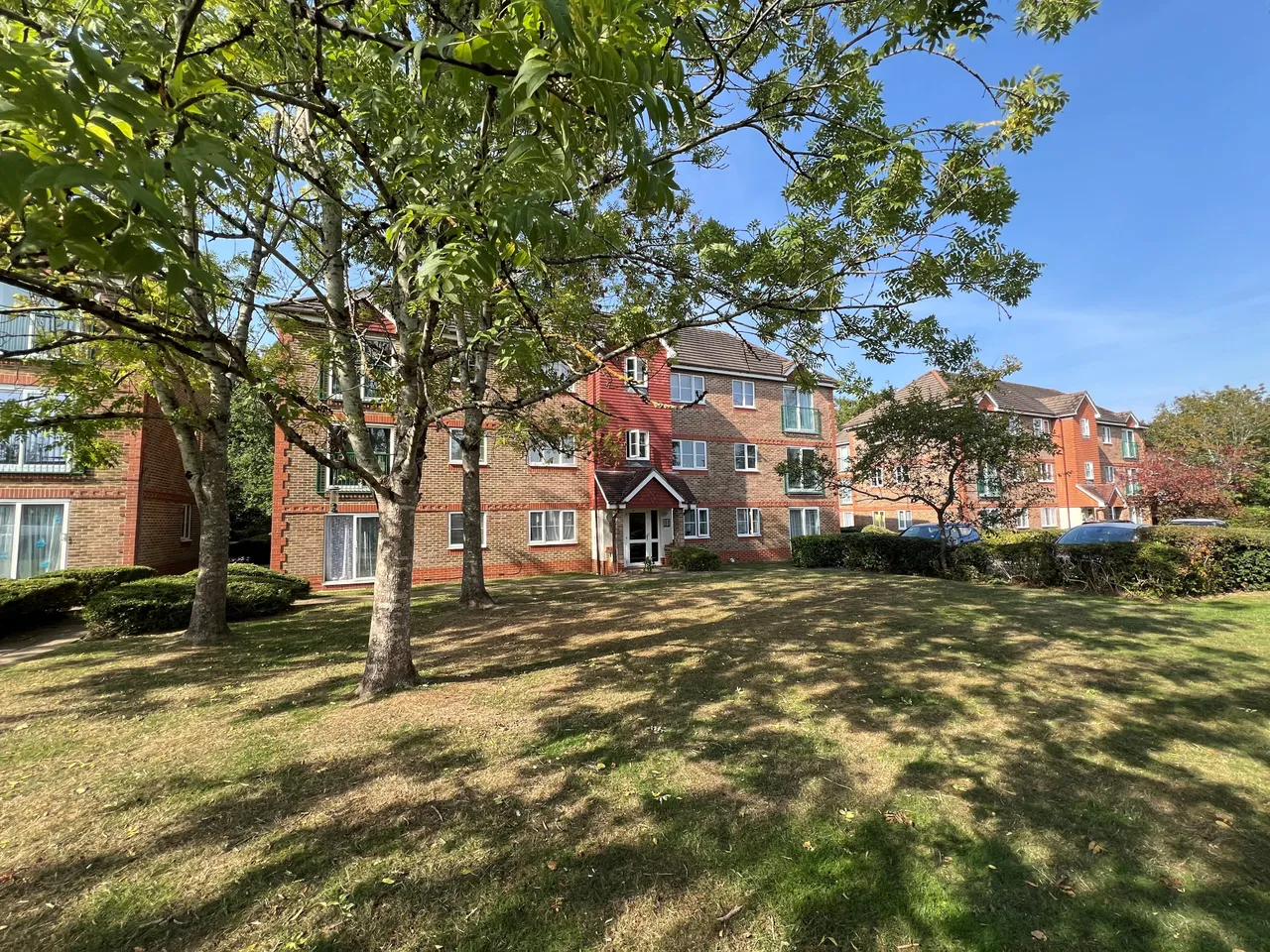 Maidenbower, RH10, photo 2